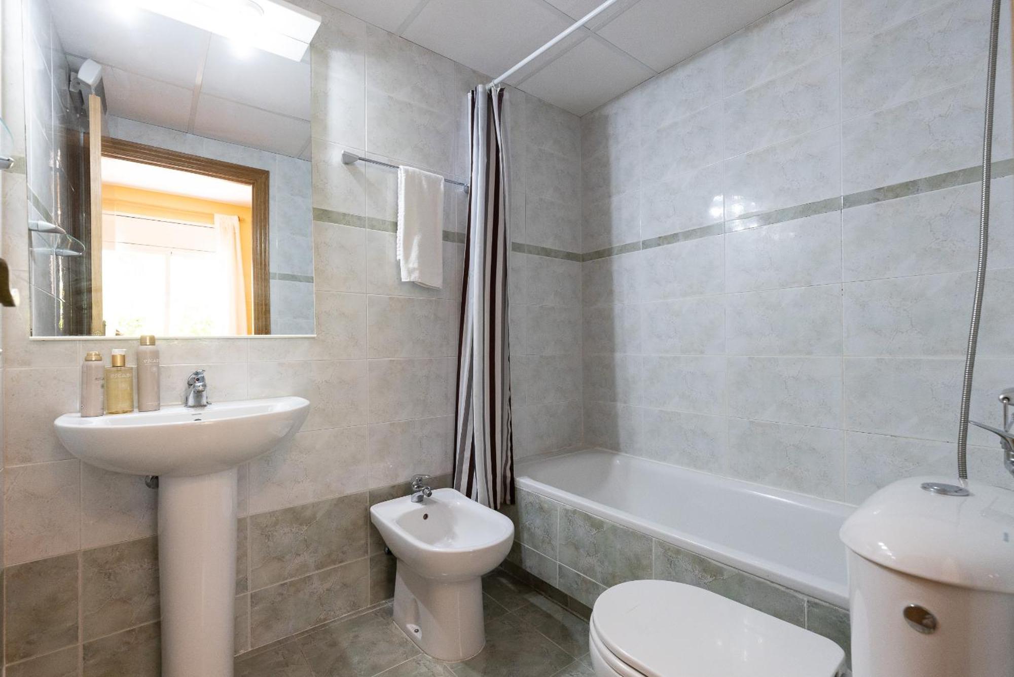 Uhc Golden Pineda Apartments La Pineda Eksteriør bilde